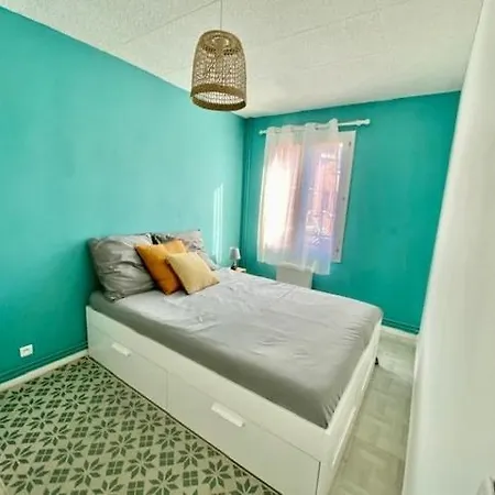 Σπίτι διακοπών 5 Bedroom House - 8 Single Beds Λιλ